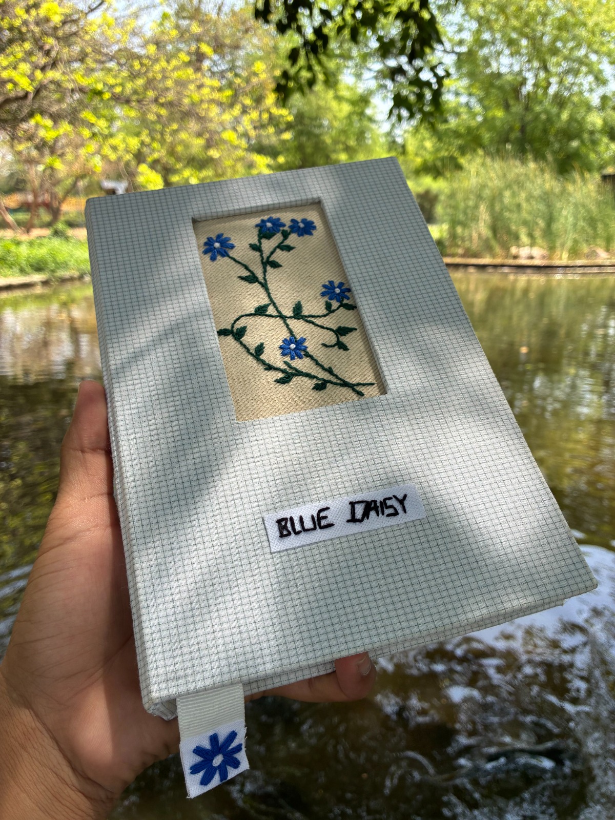 BLUE DIASY DIARY